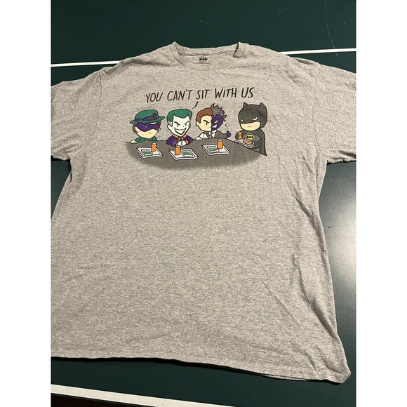 Batman DC Comics School Lunch T-Shirt XL Gray Joker Two Face Riddler Super Hero - Picture 3 of 7